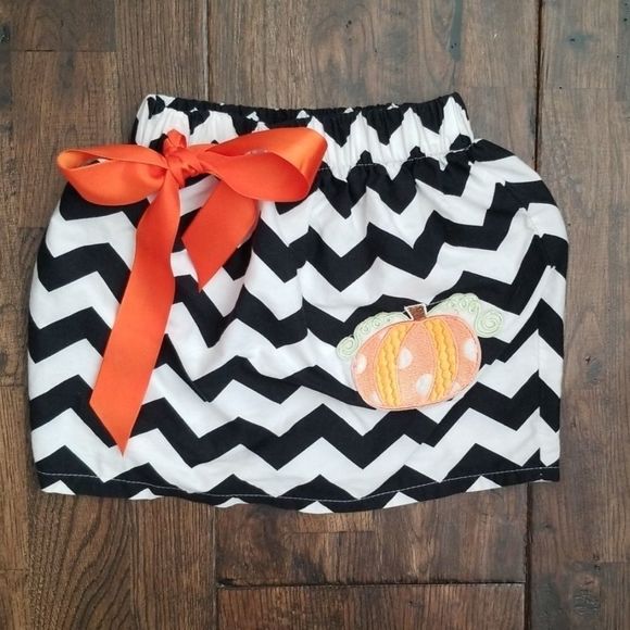Girls FALL PUMPKIN PATCH HALLOWEEN SKIRT - Picture 1 of 3